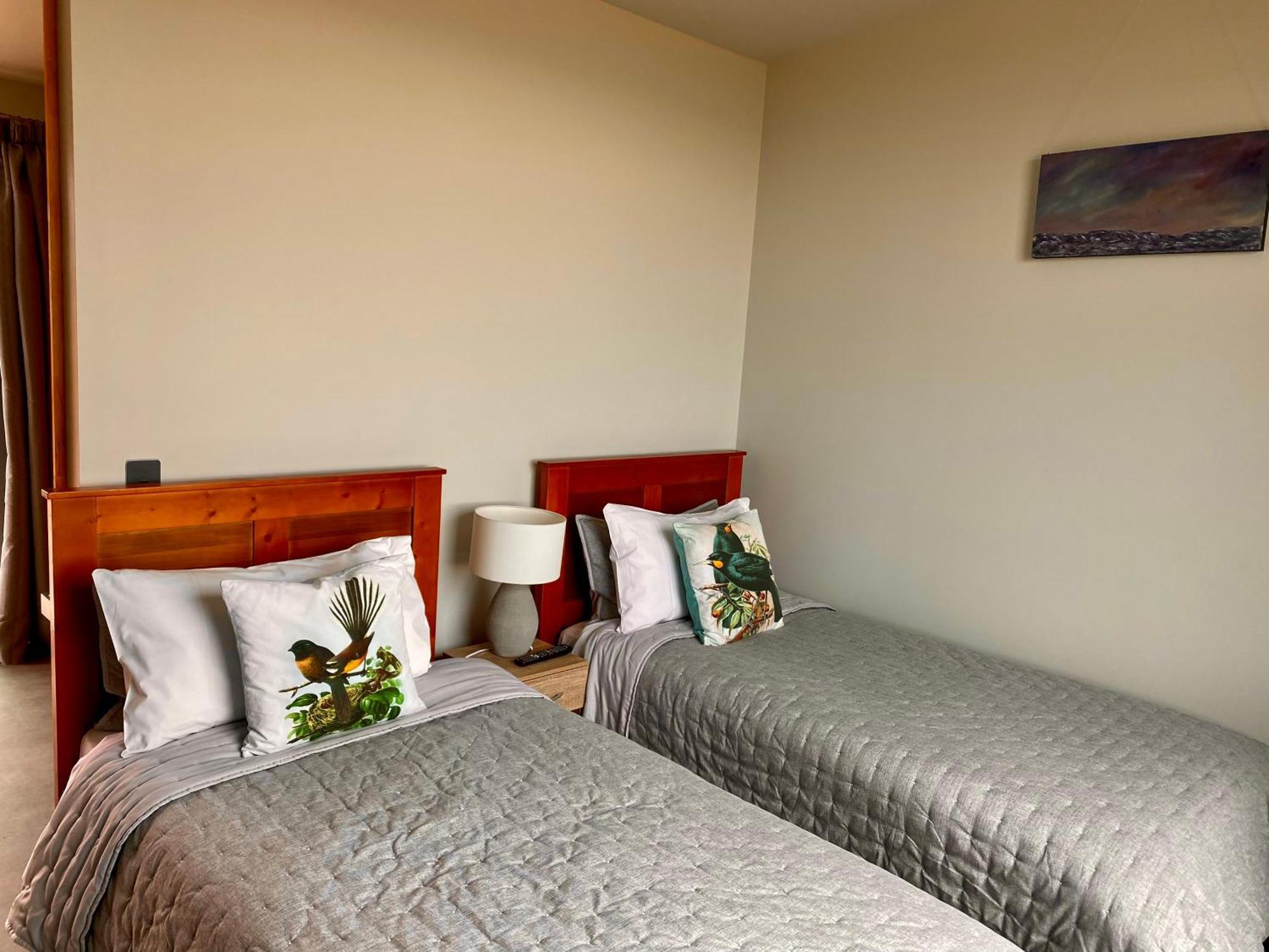 “The Cliffs” Humpridge View Motels Tuatapere Esterno foto