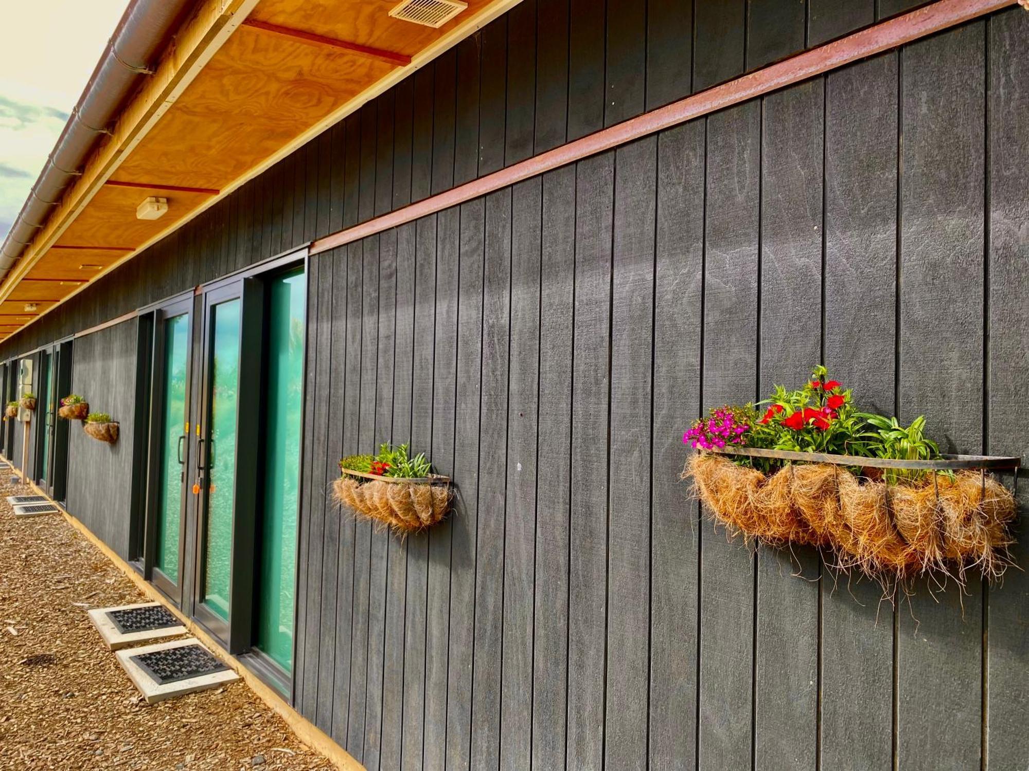 “The Cliffs” Humpridge View Motels Tuatapere Esterno foto