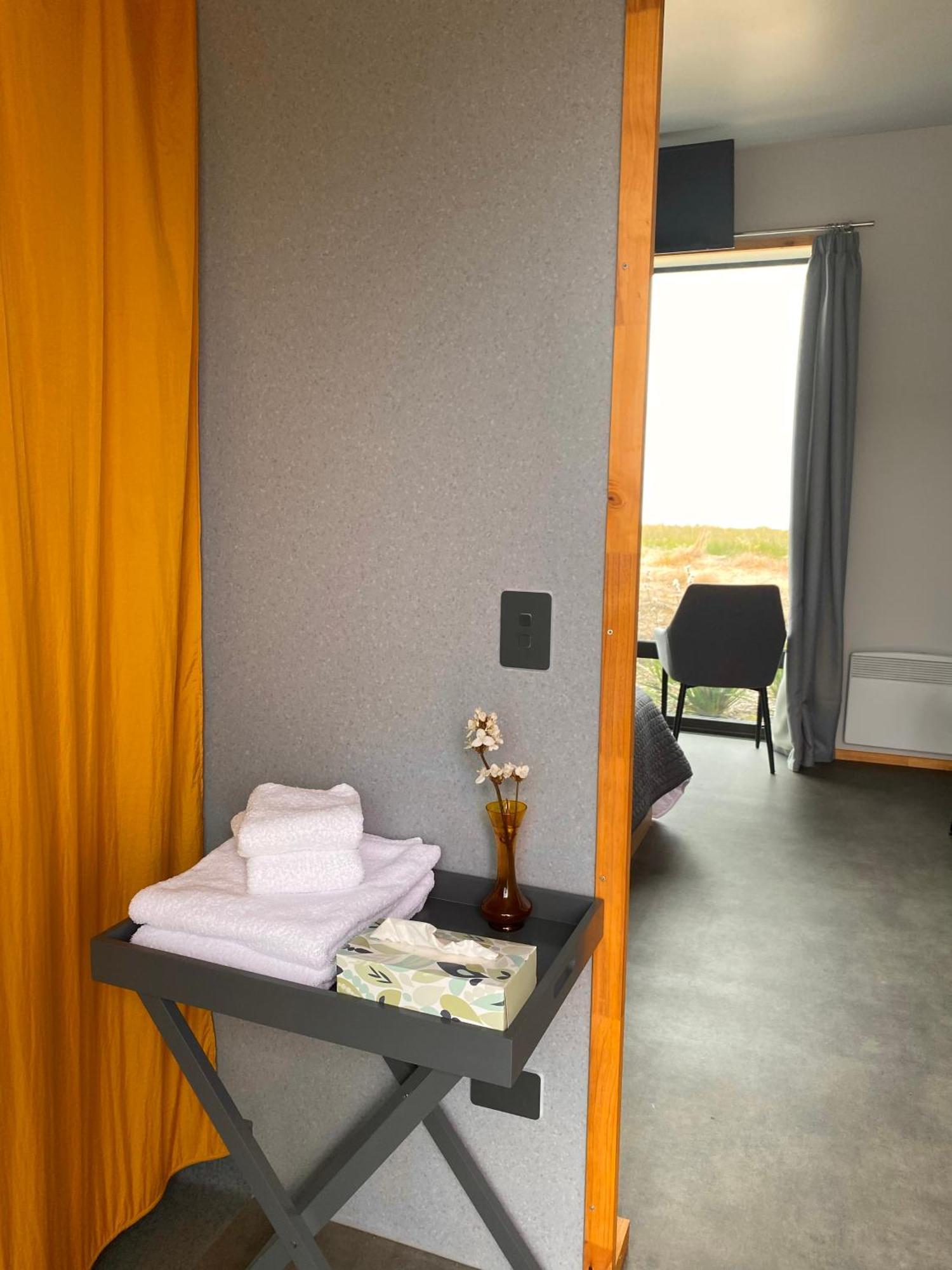 “The Cliffs” Humpridge View Motels Tuatapere Esterno foto